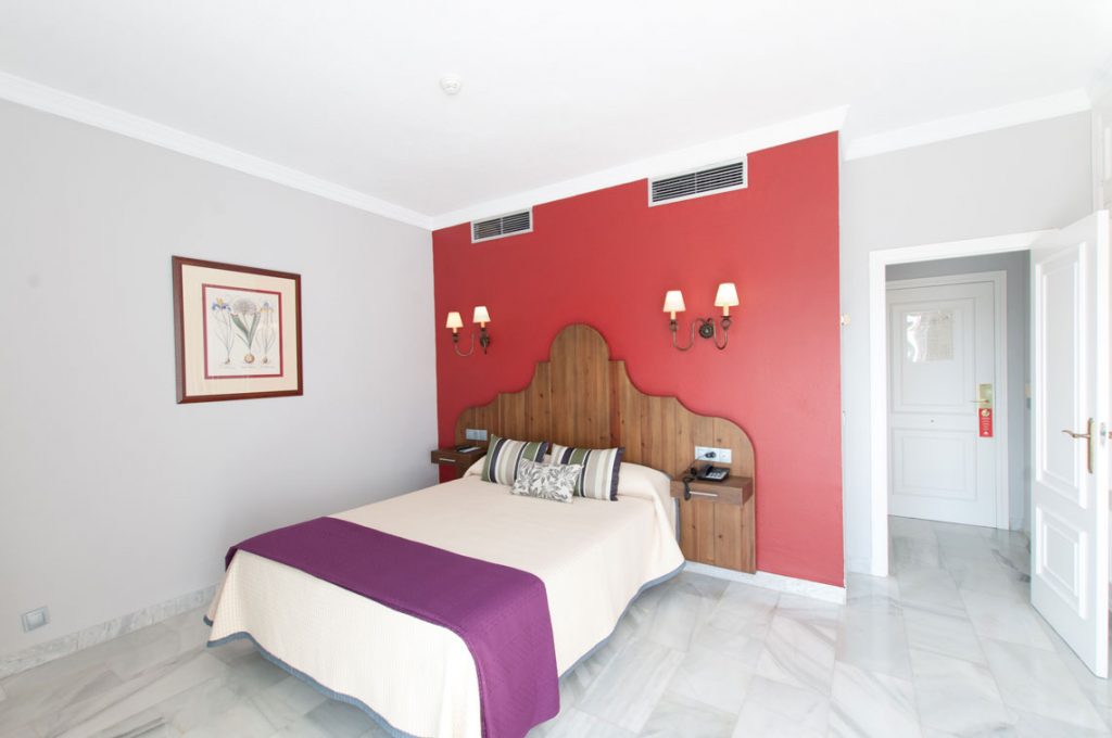 https://golftravelpeople.com/wp-content/uploads/2019/12/PYR-Marbella-Hotel-Bedrooms-9-1024x680.jpg
