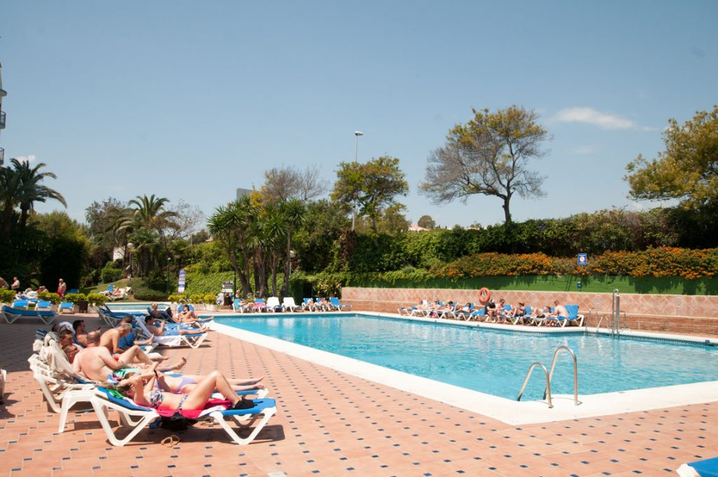 https://golftravelpeople.com/wp-content/uploads/2019/12/PYR-Marbella-Hotel-Swimming-Pools-1-1024x680.jpg