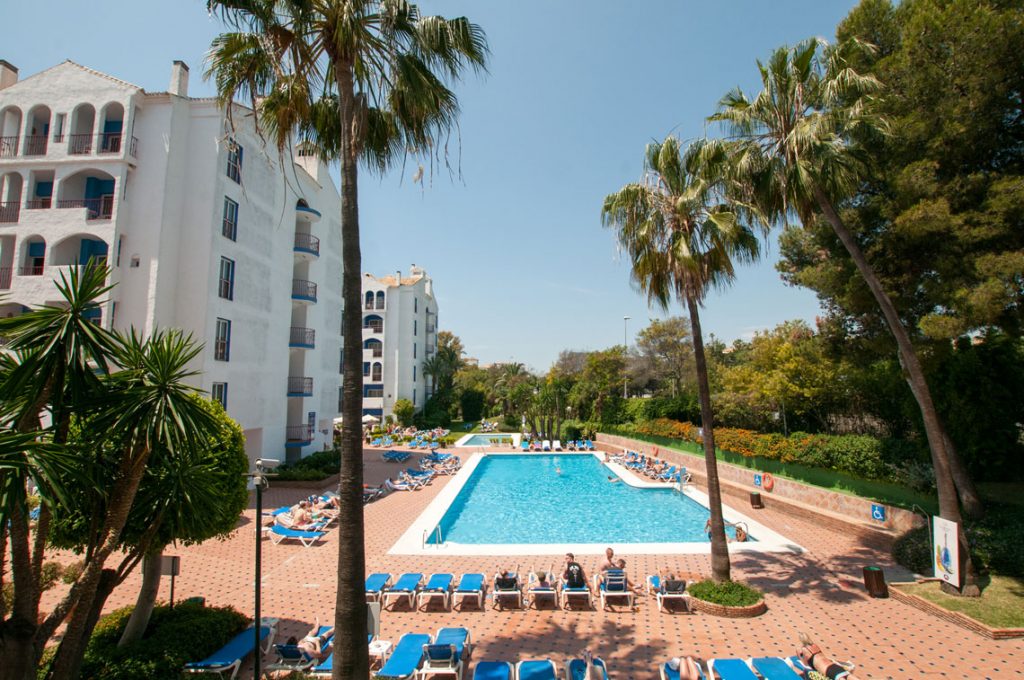 https://golftravelpeople.com/wp-content/uploads/2019/12/PYR-Marbella-Hotel-Swimming-Pools-4-1024x680.jpg
