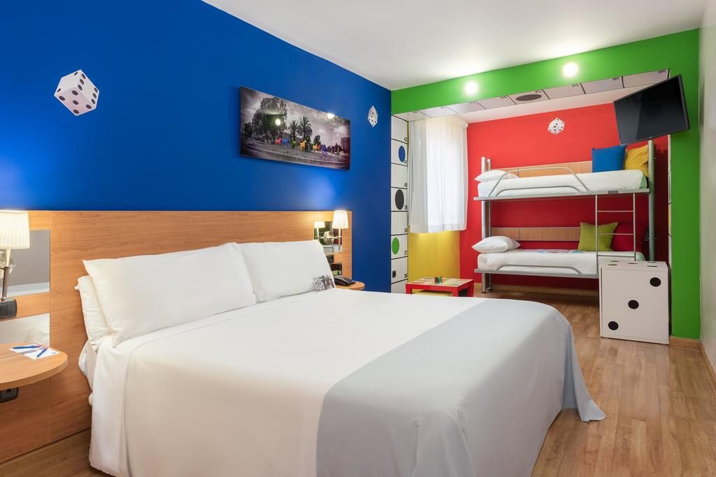 https://golftravelpeople.com/wp-content/uploads/2019/12/Tryp-Jerez-Hotel-Bedrooms-1-Copy-1024x683.jpg
