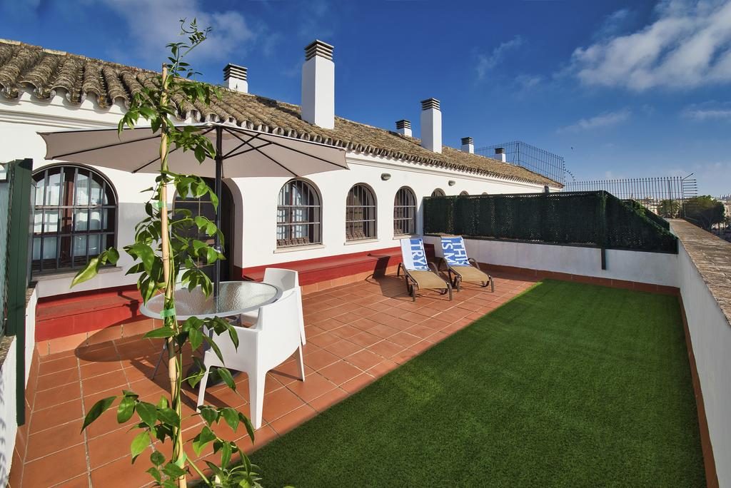 https://golftravelpeople.com/wp-content/uploads/2019/12/Tryp-Jerez-Hotel-Bedrooms-12-Copy-1024x684.jpg