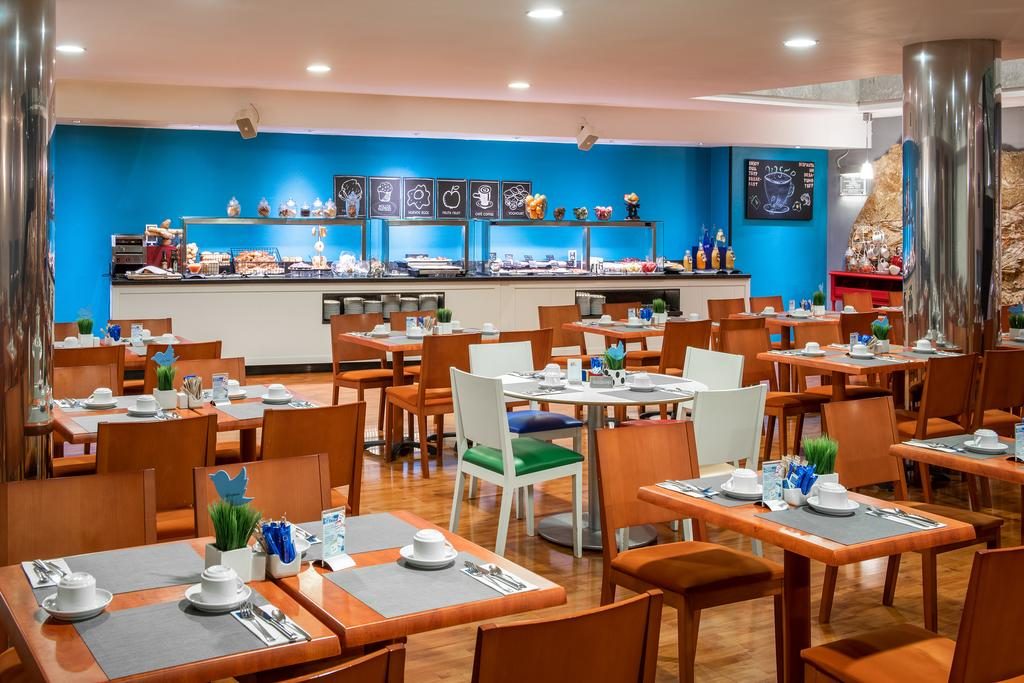 https://golftravelpeople.com/wp-content/uploads/2019/12/Tryp-Jerez-Hotel-Restaurants-and-Bars-1-Copy-1024x683.jpg