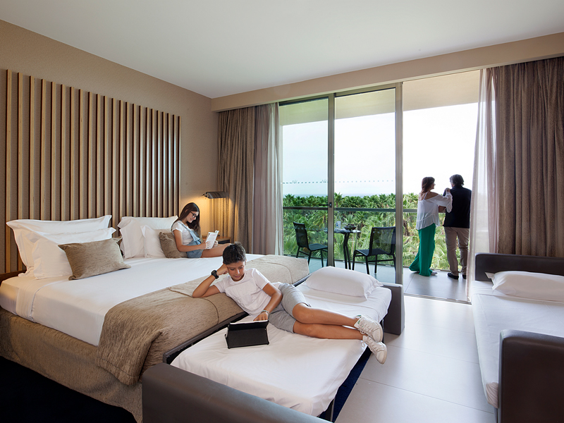 https://golftravelpeople.com/wp-content/uploads/2019/12/Vidamar-Resort-Hotel-Albufeira-Algarve-Bedrooms-2.jpg