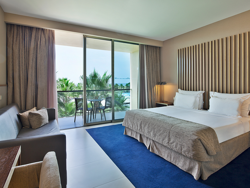 https://golftravelpeople.com/wp-content/uploads/2019/12/Vidamar-Resort-Hotel-Albufeira-Algarve-Bedrooms-3.jpg
