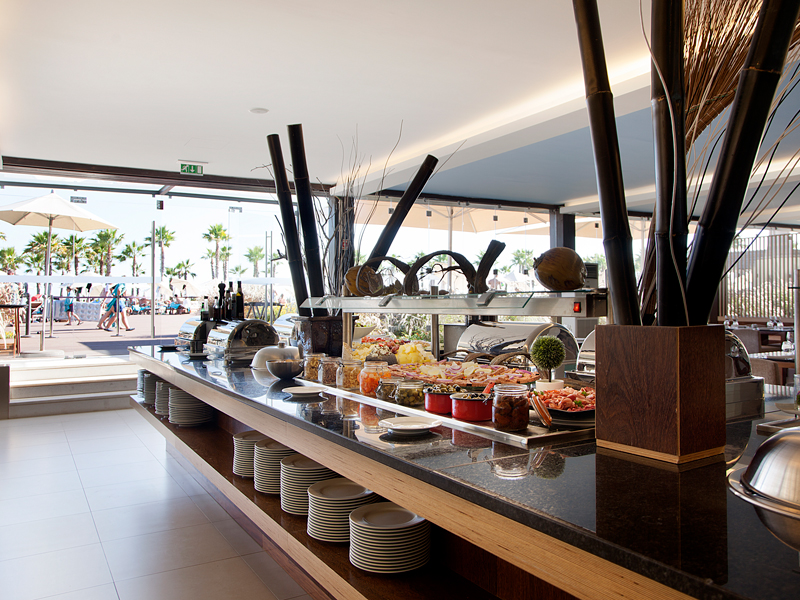 https://golftravelpeople.com/wp-content/uploads/2019/12/Vidamar-Resort-Hotel-Albufeira-Algarve-Restaurants-and-Bars-38.jpg