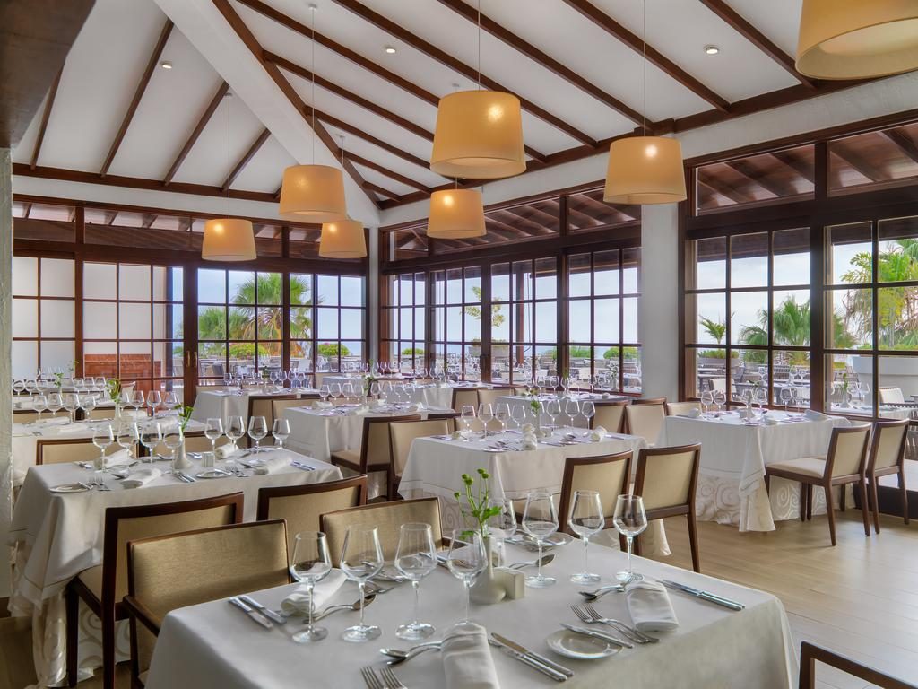 https://golftravelpeople.com/wp-content/uploads/2020/05/Hotel-Jardin-Tecina-la-Gomera-Restaurants-Bars-10-1024x768.jpg