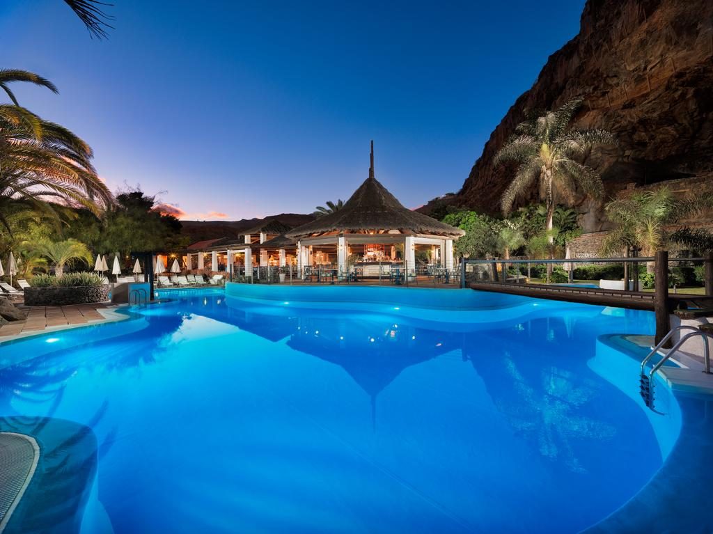 https://golftravelpeople.com/wp-content/uploads/2020/05/Hotel-Jardin-Tecina-la-Gomera-Swimming-Pools-Gym-Leisure-2-1024x767.jpg