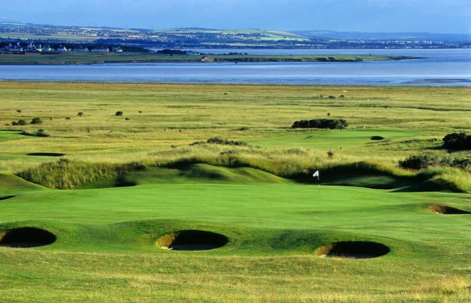 https://golftravelpeople.com/wp-content/uploads/2020/07/Golf-Holidays-in-Scotland-11.jpg