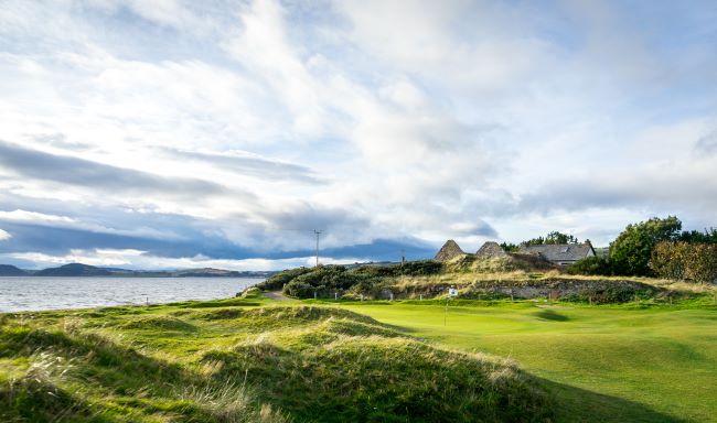 https://golftravelpeople.com/wp-content/uploads/2020/07/Golf-Holidays-in-Scotland-3.jpg