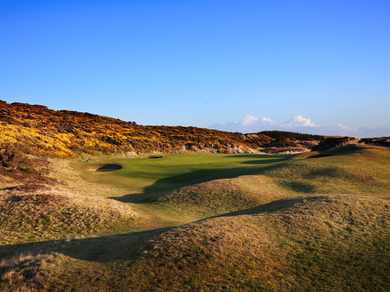 https://golftravelpeople.com/wp-content/uploads/2020/07/Golf-Holidays-in-Scotland-5.jpg