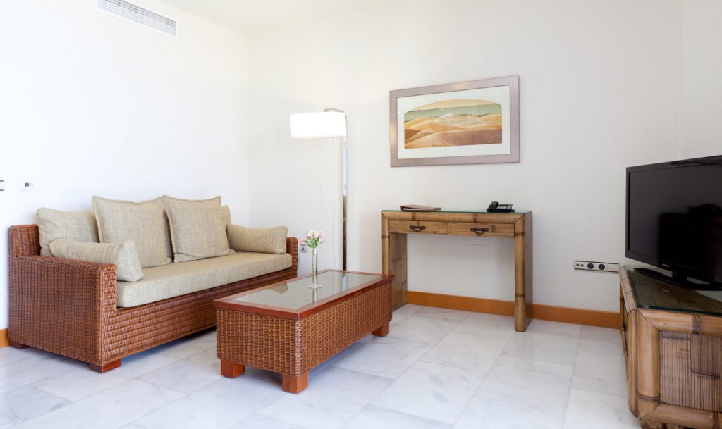 https://golftravelpeople.com/wp-content/uploads/2020/09/Hotel-Suite-Villa-Maria-Costa-Adeje-Tenerife-1-bedroom-villas-4-1024x609.jpg