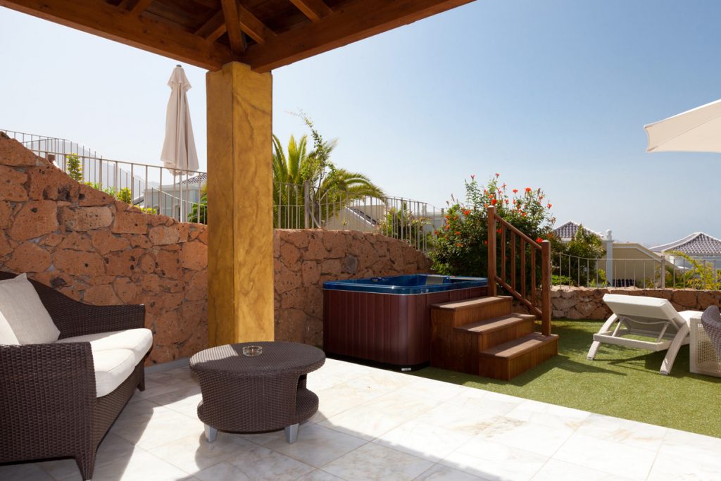 https://golftravelpeople.com/wp-content/uploads/2020/09/Hotel-Suite-Villa-Maria-Costa-Adeje-Tenerife-1-bedroom-villas-5-1024x683.jpg