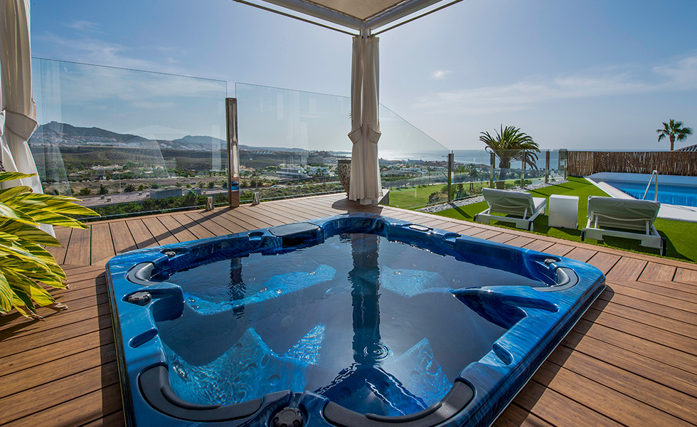 https://golftravelpeople.com/wp-content/uploads/2020/09/Hotel-Suite-Villa-Maria-Costa-Adeje-Tenerife-Bellavista-villa-6.jpg