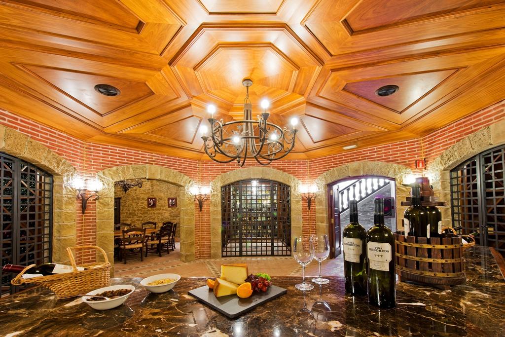 https://golftravelpeople.com/wp-content/uploads/2020/11/Elba-Palace-Golf-Vital-Hotel-Fuerteventura-Adults-Only-Bars-Restaurants-8.jpg
