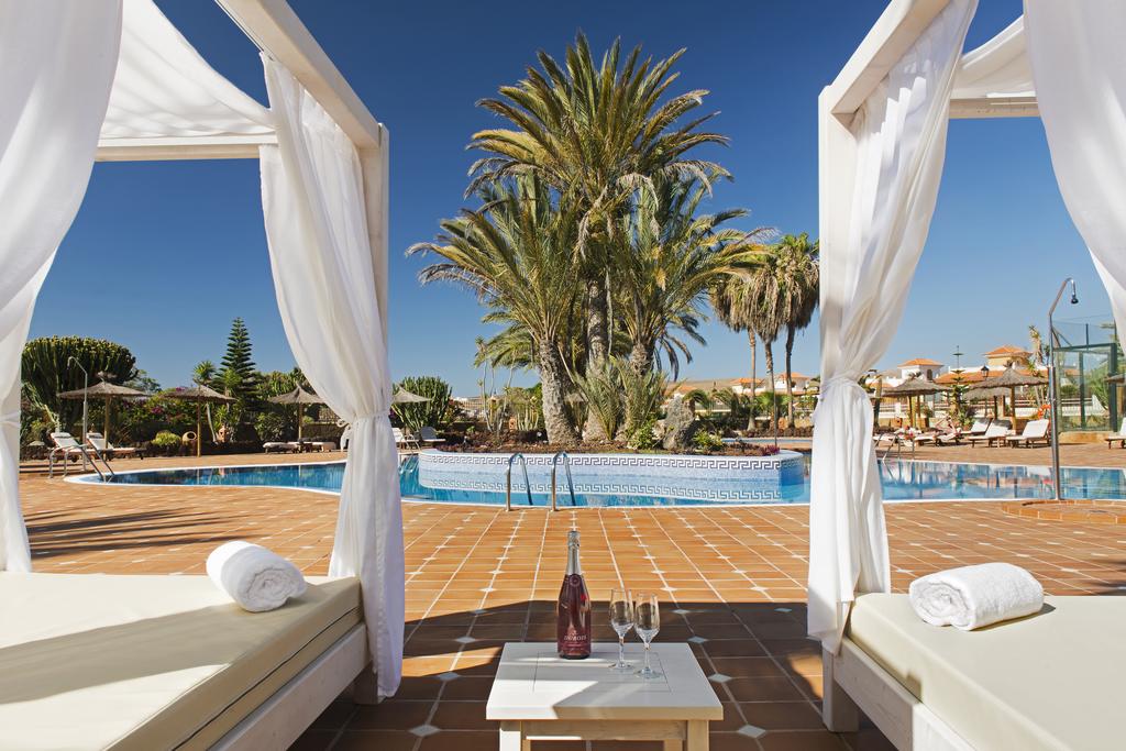 https://golftravelpeople.com/wp-content/uploads/2020/11/Elba-Palace-Golf-Vital-Hotel-Fuerteventura-Adults-Only-Swimming-Pools-Leisure-Facilities-3.jpg