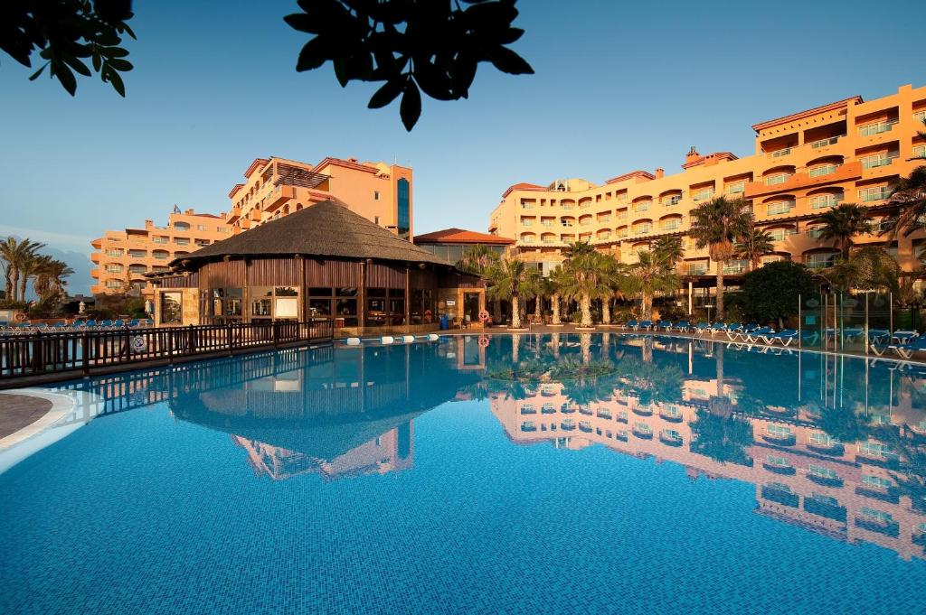 https://golftravelpeople.com/wp-content/uploads/2020/11/Elba-Sara-Beach-Golf-Resort-Fuerteventura-Swimming-Pools-and-Leisure-Facilities-1.jpg