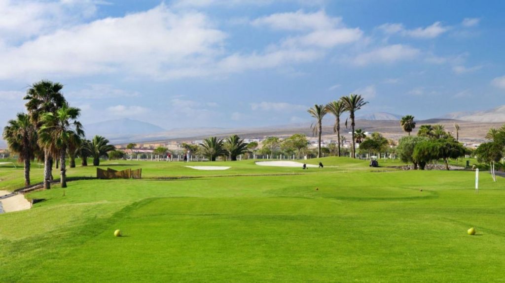 https://golftravelpeople.com/wp-content/uploads/2020/11/Fuerteventura-Golf-Club-1-1024x575.jpg