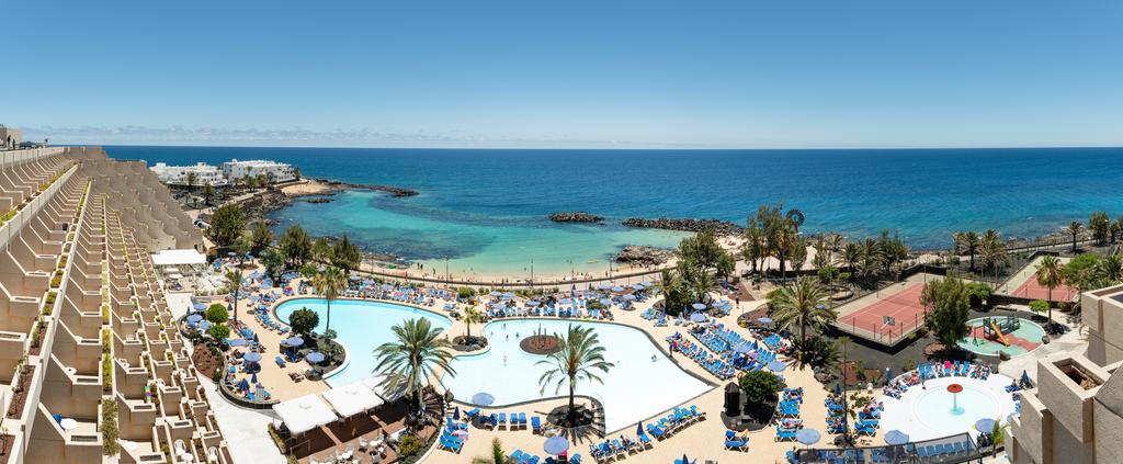 https://golftravelpeople.com/wp-content/uploads/2020/11/Grand-Teguise-Playa-Hotel-Lanzarote-5.jpg