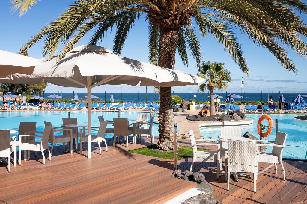 https://golftravelpeople.com/wp-content/uploads/2020/11/Grand-Teguise-Playa-Hotel-Lanzarote-Swimming-Pools-Leisure-Facilities-1.jpg