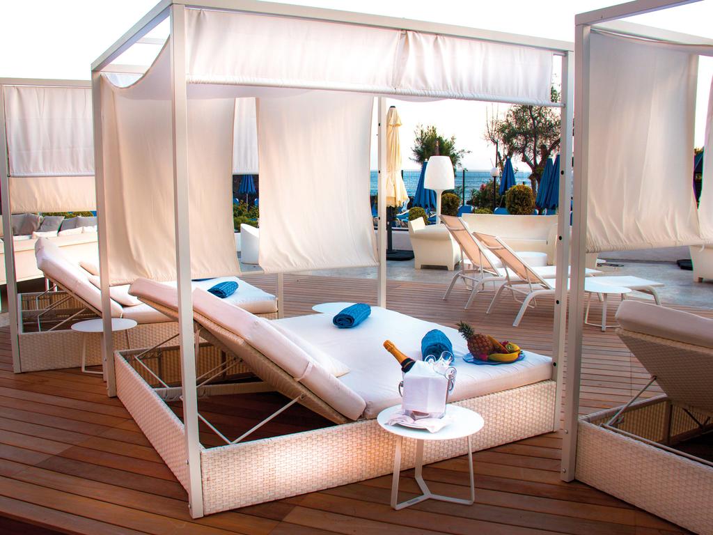 https://golftravelpeople.com/wp-content/uploads/2020/11/Grand-Teguise-Playa-Hotel-Lanzarote-Swimming-Pools-Leisure-Facilities-3.jpg