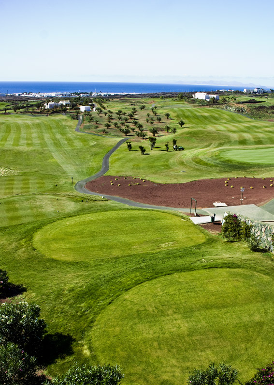 https://golftravelpeople.com/wp-content/uploads/2020/11/Lanzarote-Golf-Club-5.jpg