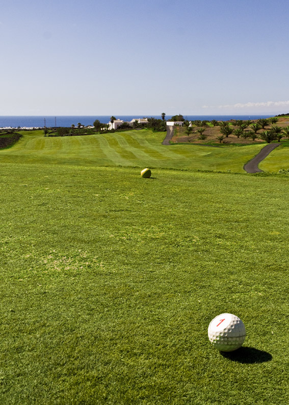 https://golftravelpeople.com/wp-content/uploads/2020/11/Lanzarote-Golf-Club-7.jpg