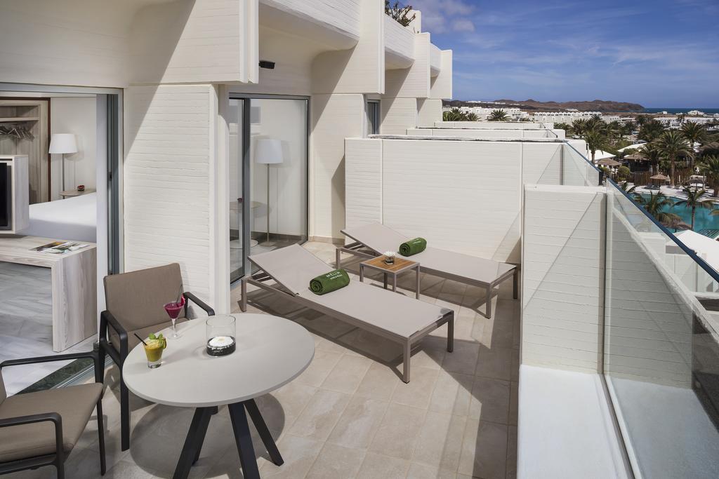 https://golftravelpeople.com/wp-content/uploads/2020/11/Melia-Salinas-Hotel-Lanzarote-Bedrooms-4.jpg
