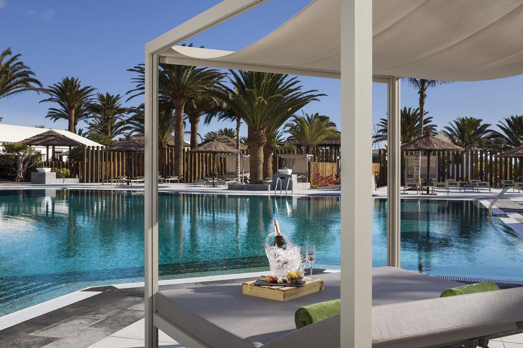 https://golftravelpeople.com/wp-content/uploads/2020/11/Melia-Salinas-Hotel-Lanzarote-Swimming-Pools-4.jpg