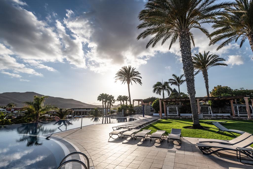 https://golftravelpeople.com/wp-content/uploads/2020/11/Playitas-Resort-Hotel-Fuerteventura-1-1.jpg