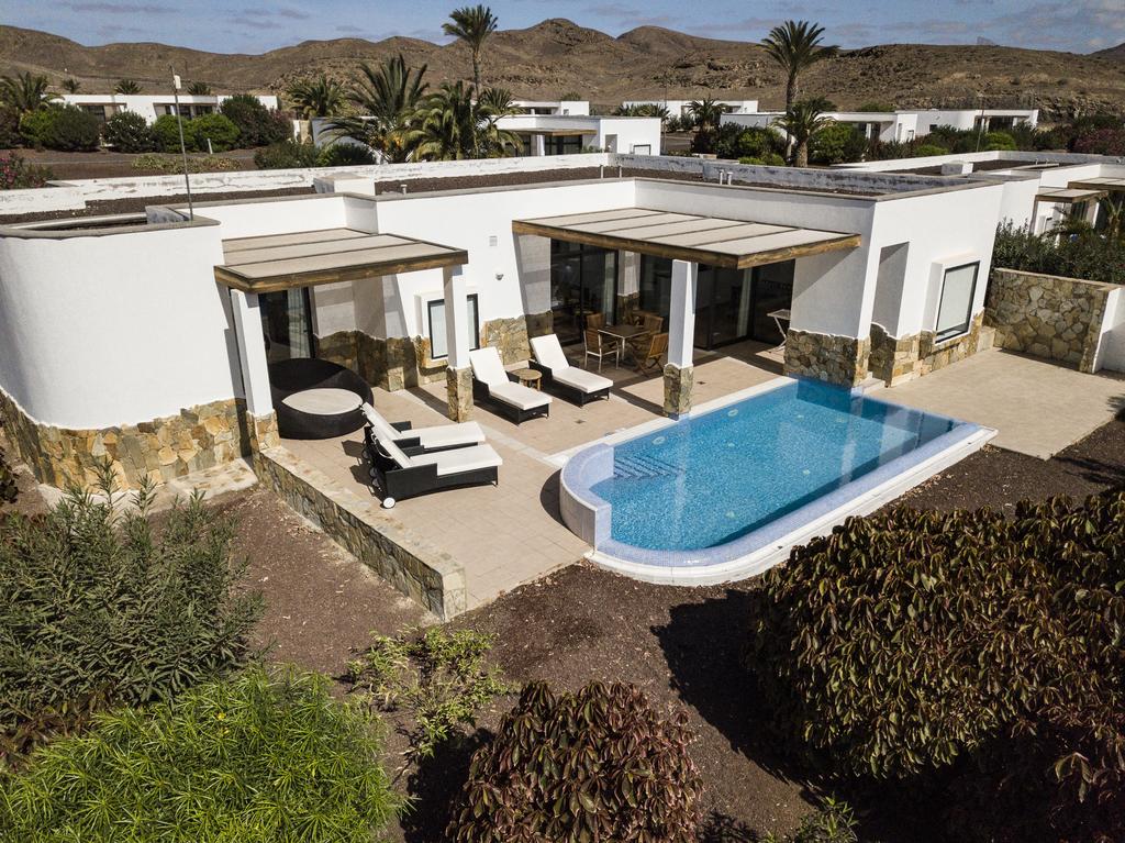 https://golftravelpeople.com/wp-content/uploads/2020/11/Playitas-Resort-Villas-Fuerteventura-11-1.jpg