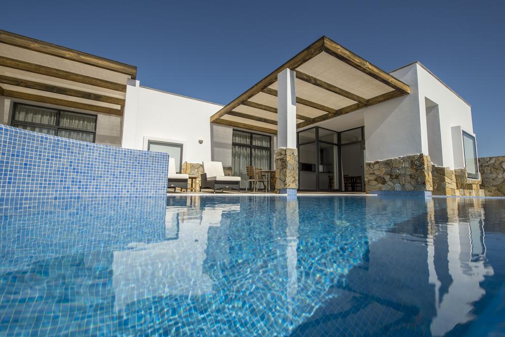 https://golftravelpeople.com/wp-content/uploads/2020/11/Playitas-Resort-Villas-Fuerteventura-14-1.jpg