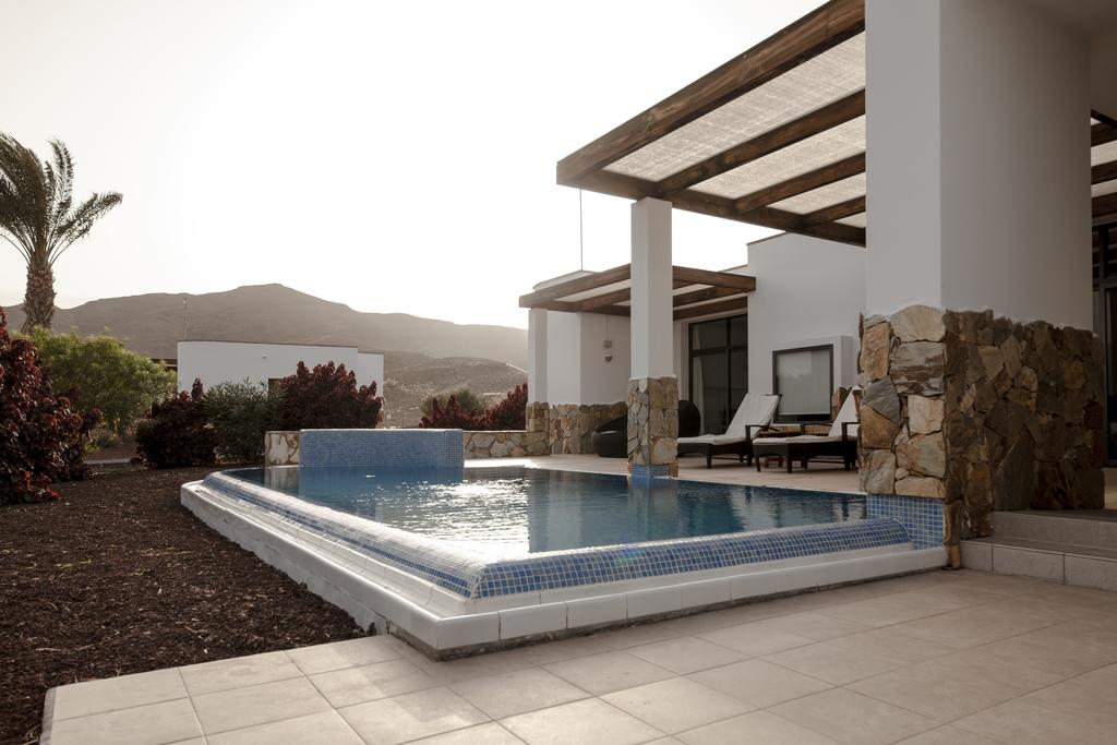 https://golftravelpeople.com/wp-content/uploads/2020/11/Playitas-Resort-Villas-Fuerteventura-5-1.jpg