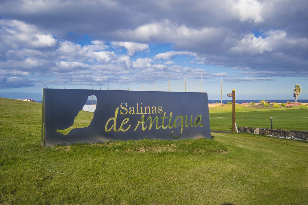 https://golftravelpeople.com/wp-content/uploads/2020/11/Salinas-de-Antigua-Golf-Club-Fuerteventura-1.jpg