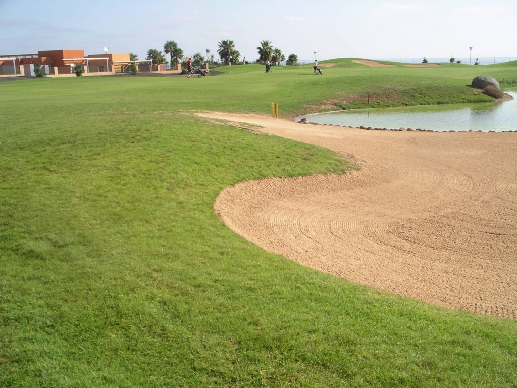 https://golftravelpeople.com/wp-content/uploads/2020/11/Salinas-de-Antigua-Golf-Club-Fuerteventura-20-1024x768.jpg