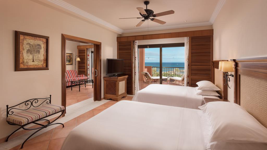 https://golftravelpeople.com/wp-content/uploads/2020/11/Sheraton-Fuerteventura-Golf-Spa-Resort-Bedrooms-9.jpg