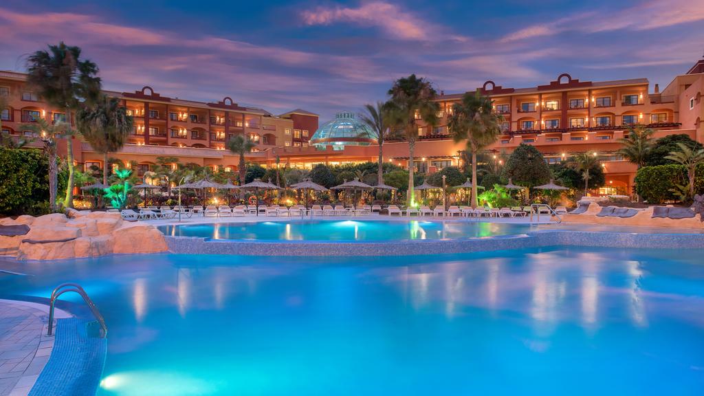 https://golftravelpeople.com/wp-content/uploads/2020/11/Sheraton-Fuerteventura-Golf-Spa-Resort-Swimming-Pools-Leisure-Facilities-1.jpg