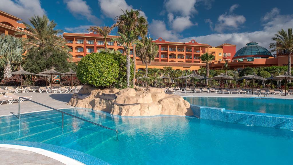 https://golftravelpeople.com/wp-content/uploads/2020/11/Sheraton-Fuerteventura-Golf-Spa-Resort-Swimming-Pools-Leisure-Facilities-9.jpg