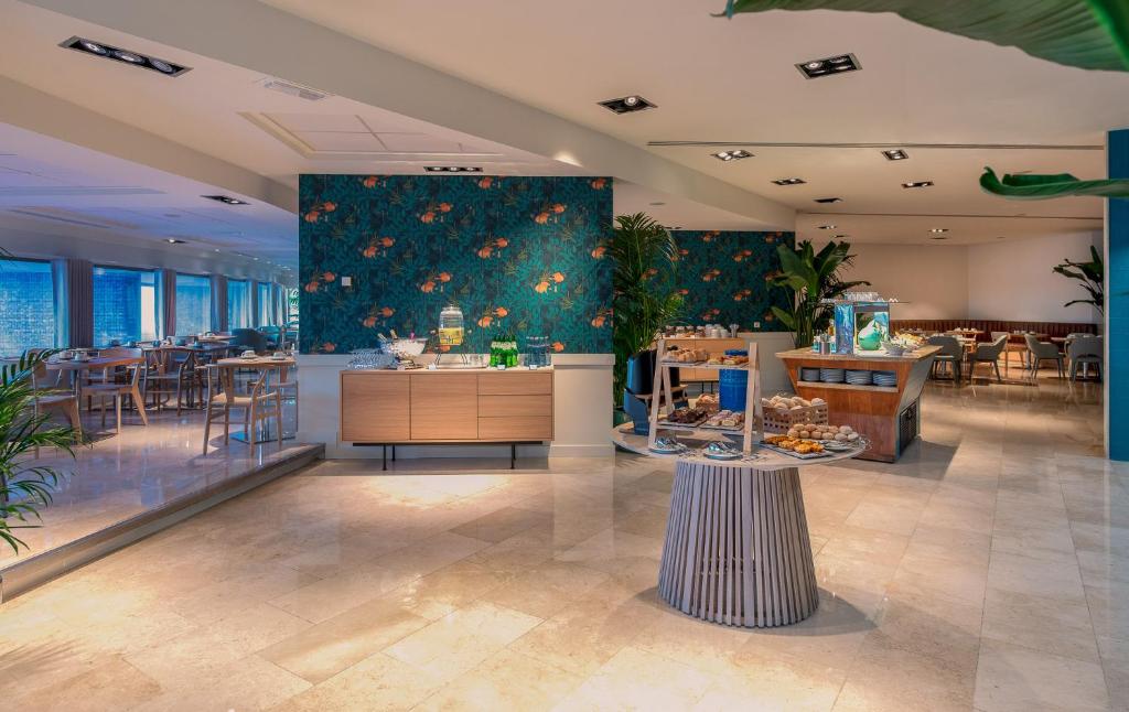 Sesimbra Oceanfront Hotel 4*
