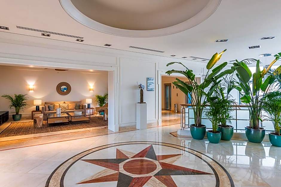 Sesimbra Oceanfront Hotel 4*