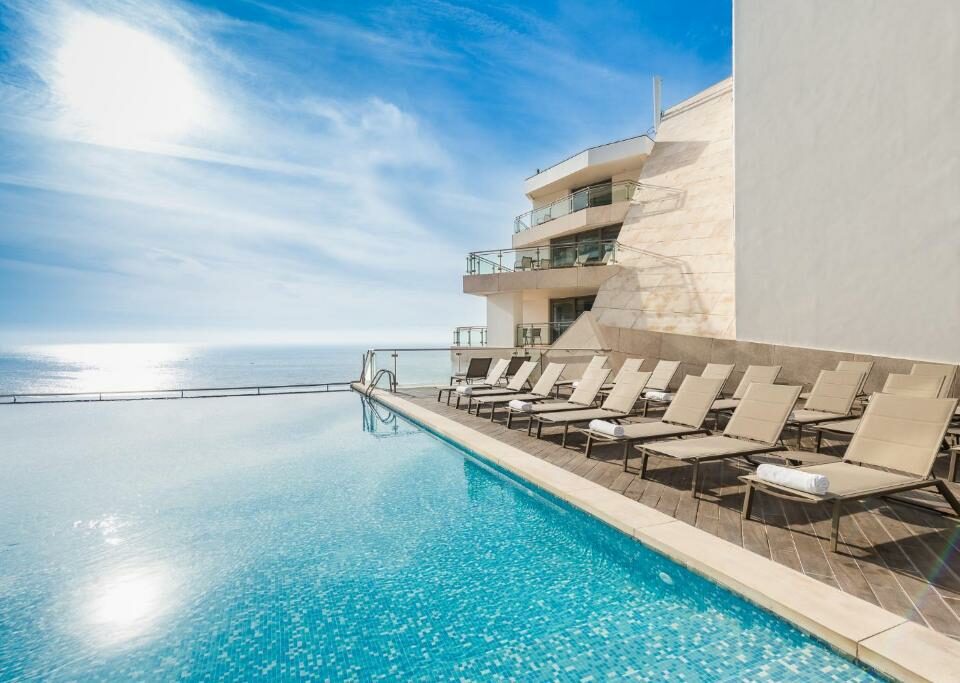 Sesimbra Oceanfront Hotel 4*