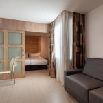 https://golftravelpeople.com/wp-content/uploads/2021/07/Hotel-Melia-Seville-Seville-Bedrooms-10-150x150.jpg