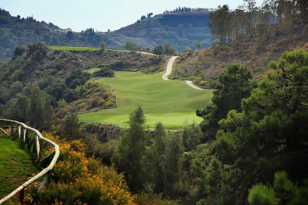 https://golftravelpeople.com/wp-content/uploads/2022/12/La-Zagaleta-Golf-Club-New-Course-Malaga-Spain-11.jpg