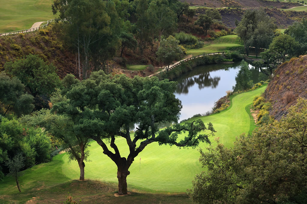 https://golftravelpeople.com/wp-content/uploads/2022/12/La-Zagaleta-Golf-Club-New-Course-Malaga-Spain-16.jpg