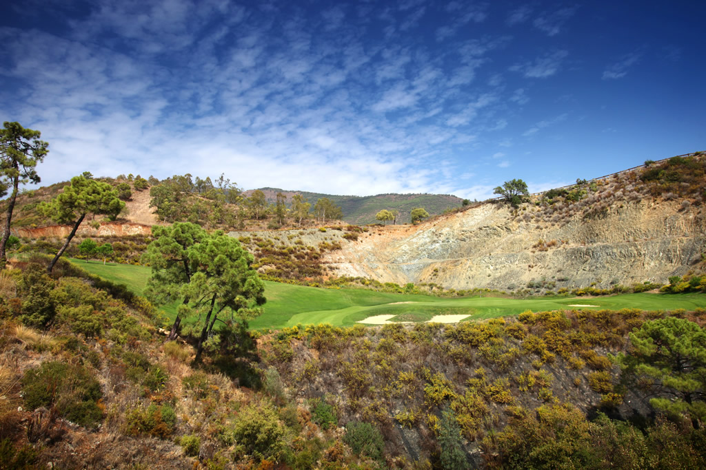 https://golftravelpeople.com/wp-content/uploads/2022/12/La-Zagaleta-Golf-Club-New-Course-Malaga-Spain-5.jpg