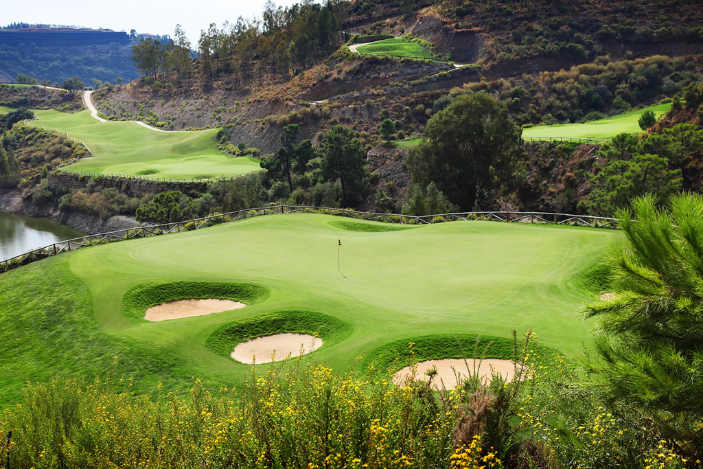 https://golftravelpeople.com/wp-content/uploads/2022/12/La-Zagaleta-Golf-Club-New-Course-Malaga-Spain-9.jpg