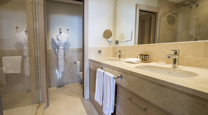 https://golftravelpeople.com/wp-content/uploads/2022/12/Las-Terrazas-de-Abama-Kitchens-and-Bathrooms-1.jpg