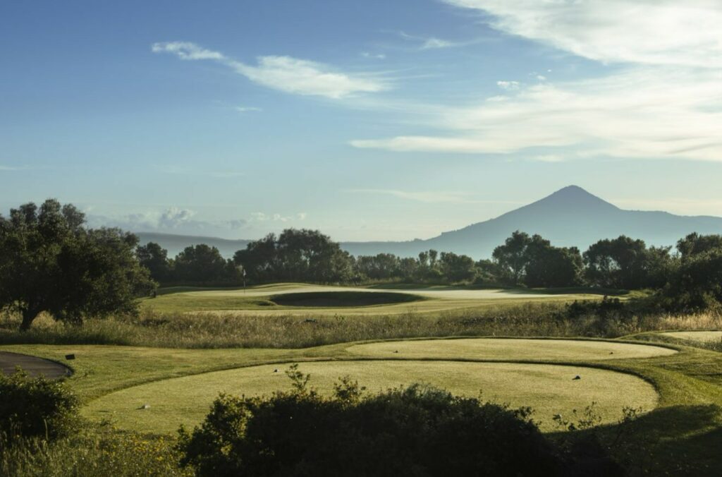 https://golftravelpeople.com/wp-content/uploads/2023/02/Costa-Navarino-Hills-Course-4-1024x676.jpg