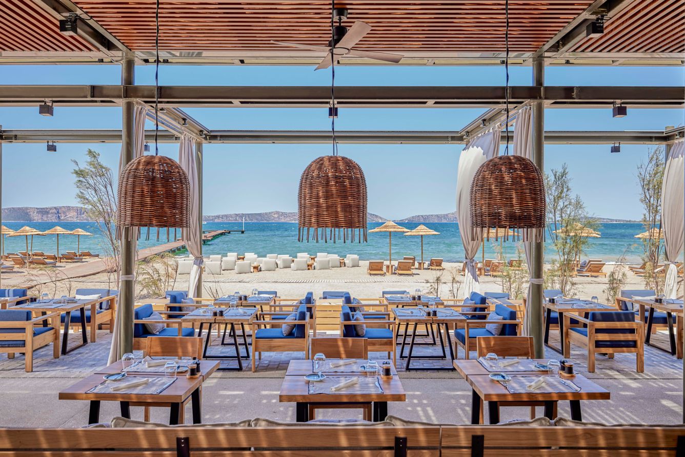 W Costa Navarino 5*
