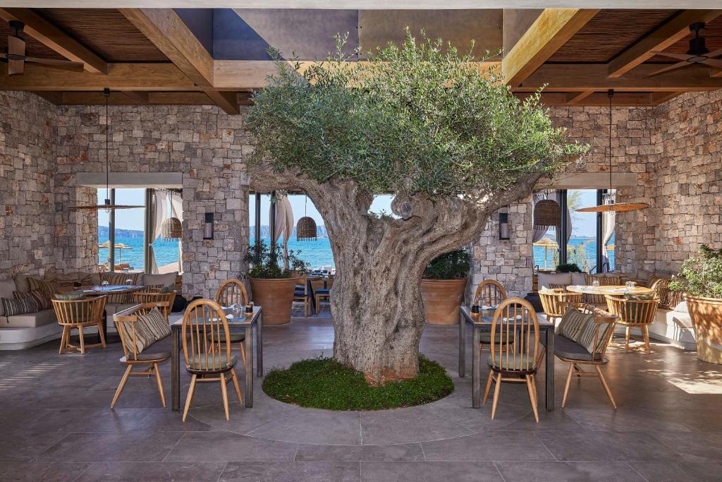 https://golftravelpeople.com/wp-content/uploads/2023/02/W-Costa-Navarino-Greece-Bars-and-Restaurants-1.jpg