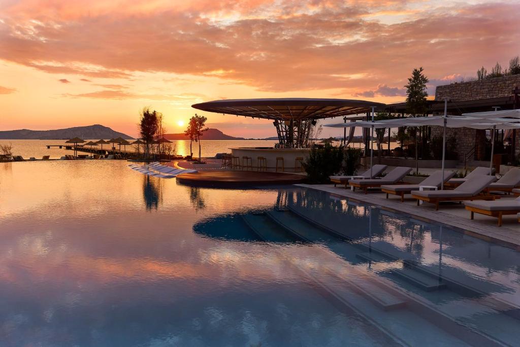 https://golftravelpeople.com/wp-content/uploads/2023/02/W-Costa-Navarino-Greece-Swimming-Pools-Leisure-Facilities-2.jpg